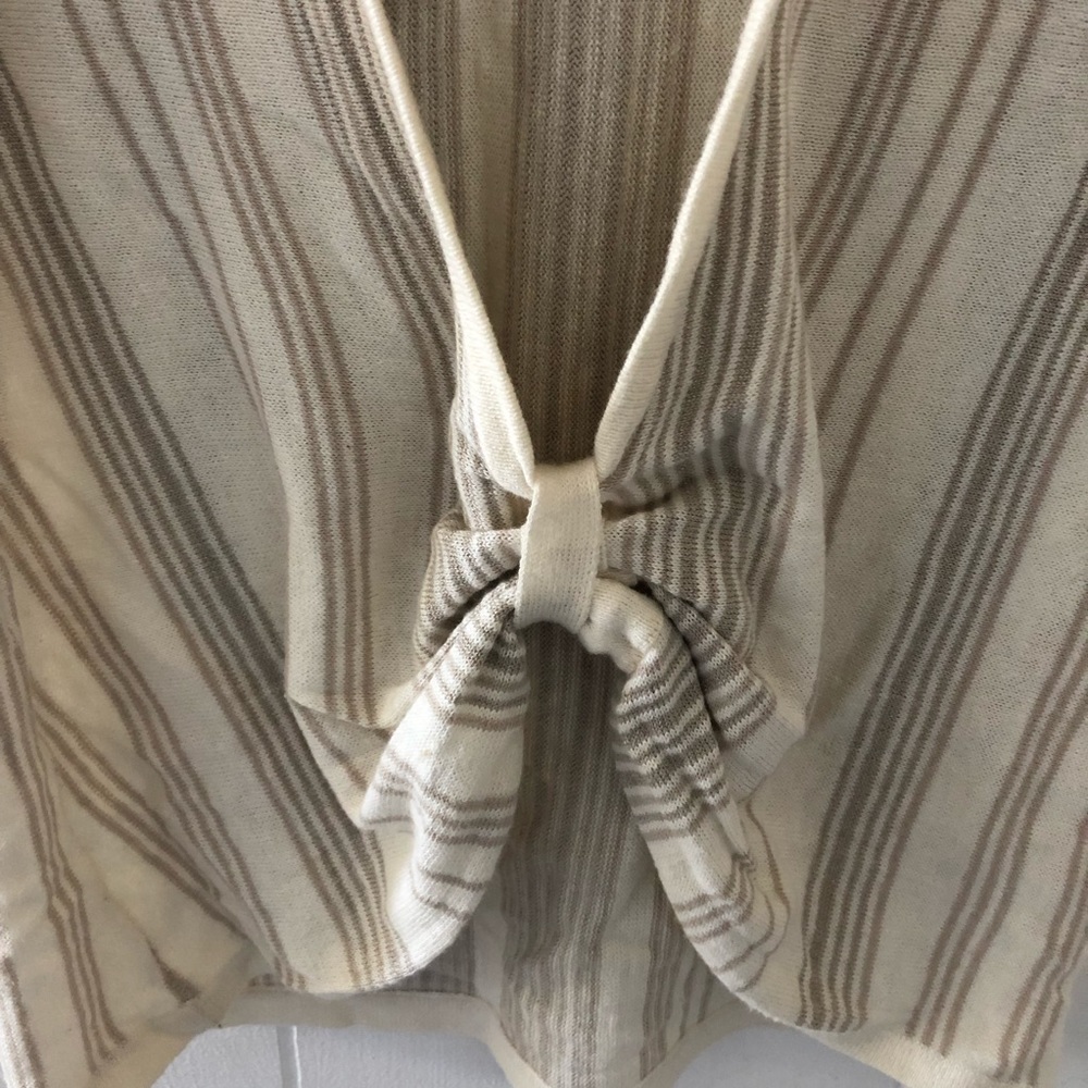 Calvin Klein cream sweater - Picture 3 of 5